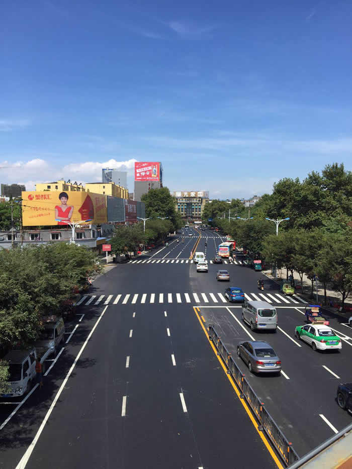 九江市廬山南路白改黑前后對(duì)比圖